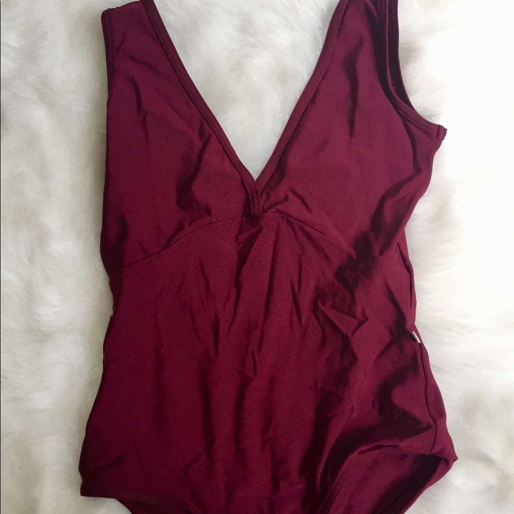 Yumiko Alicia burgundy leotard M